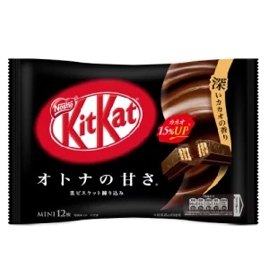 KitKat mini Chocolate Negro 12uds. KitKat mini es una versión mini del popular chocolate KitKat. Cada barrita está compuesta por dos galletas crujientes de barquillo recubiertas de chocolate negro.