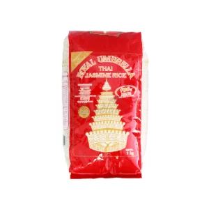 Un paquete de 1 kilogramo de arroz jazmín de la marca Royal Umbrella. El arroz es de grano largo y blanco, y tiene un aroma característico. El paquete está cerrado con un sello de seguridad.