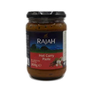 Pasta de Curry Picante Rajah 300gr La pasta de curry picante Rajah es una salsa deliciosa y fácil de preparar que le dará un toque de sabor indio a tus platos. Está elaborada con una mezcla de especias tradicionales indias, como chiles, cúrcuma, cilantro y comino.