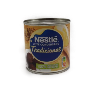 La leche condensada tradicional Nestlé es un producto lácteo elaborado con leche y azúcar. Se caracteriza por su sabor dulce y cremoso, y es un ingrediente esencial en muchos postres y platos dulces. La leche condensada tradicional Nestlé se presenta en una lata de 370 gramos. Es un producto de origen brasileño, pero se puede encontrar en muchos países del mundo.
