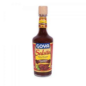 La Salsita Chipotle Goya de 226ml es una salsa picante elaborada con chiles chipotles ahumados, tomates, cebollas y especias. Su sabor ahumado y picante es ideal para agregar un toque especial a una gran variedad de platos.