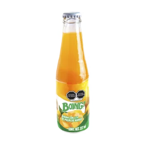 El Boing Mango 237ml es un delicioso néctar de mango que te transportará a un oasis tropical con cada sorbo. Elaborado con 100% jugo de mango mexicano, este néctar ofrece un sabor dulce y auténtico que te encantará.