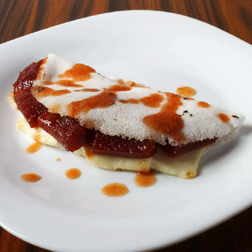 Tapioca Rellena con Pasta de Guayaba y Leite de Coco